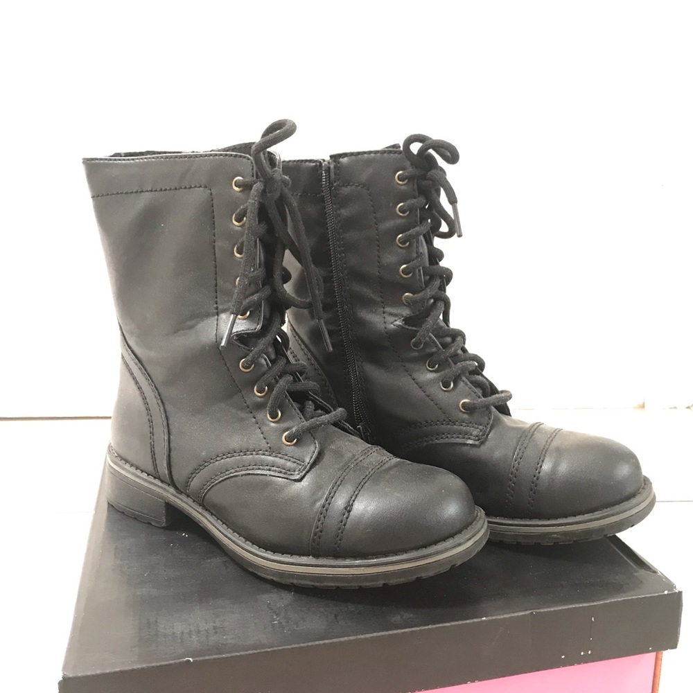❌SOLD❌Black Combat Boots